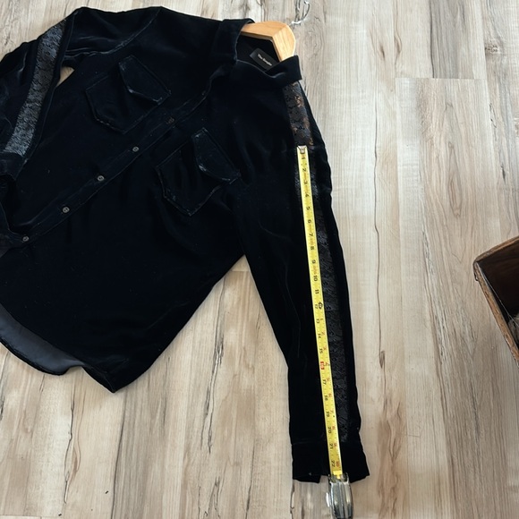 Women’s Black velvet embroidered shirt - Picture 6 of 8